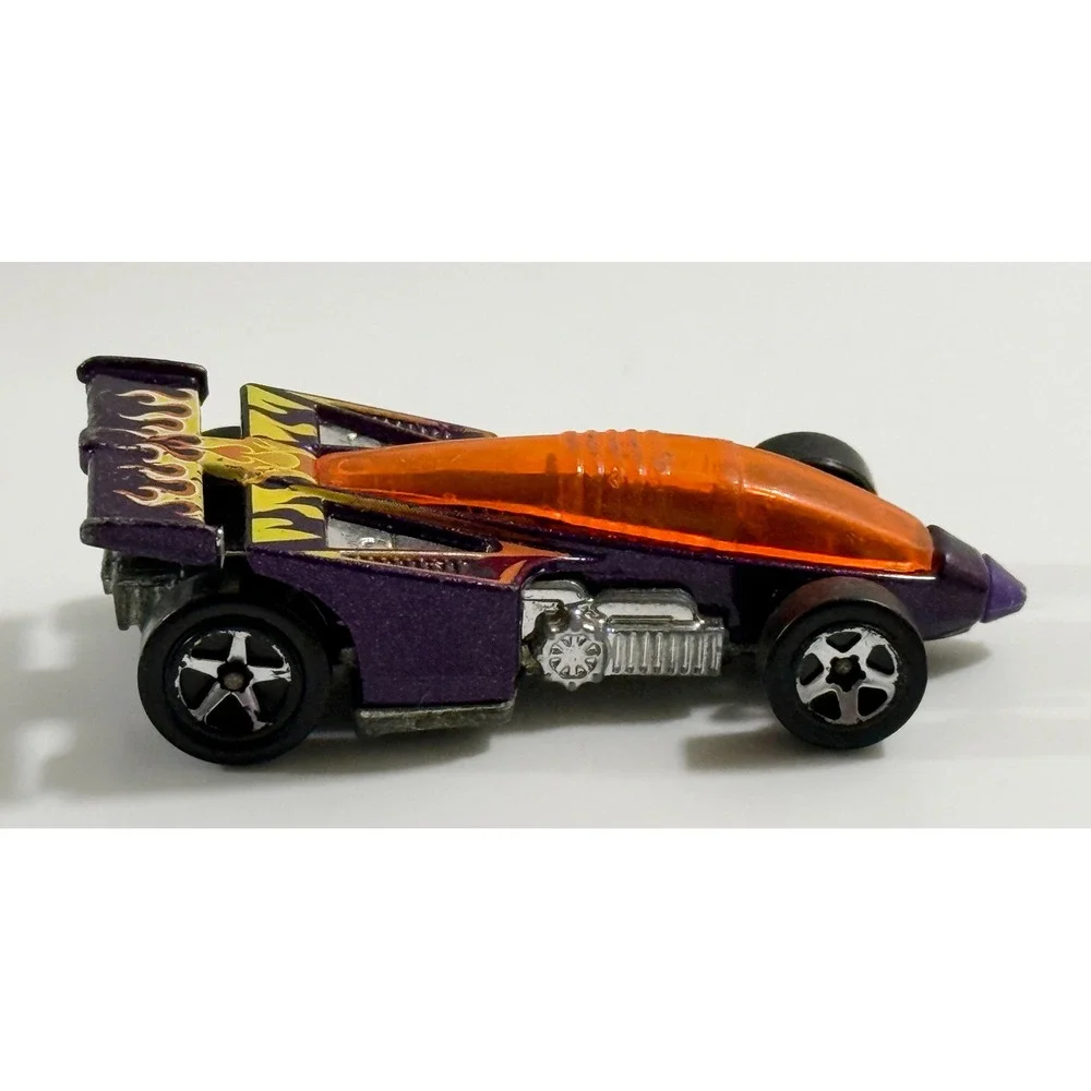 Hot Wheels Jet Threat Diecast Car Kids 1:64 Purple‎ Flame Graphics 1987 Mattel